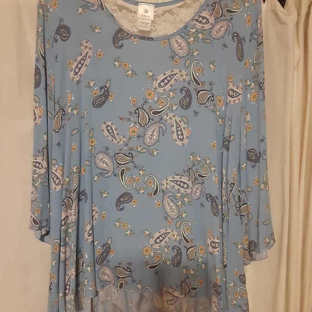 Boutique top light blue and lacy